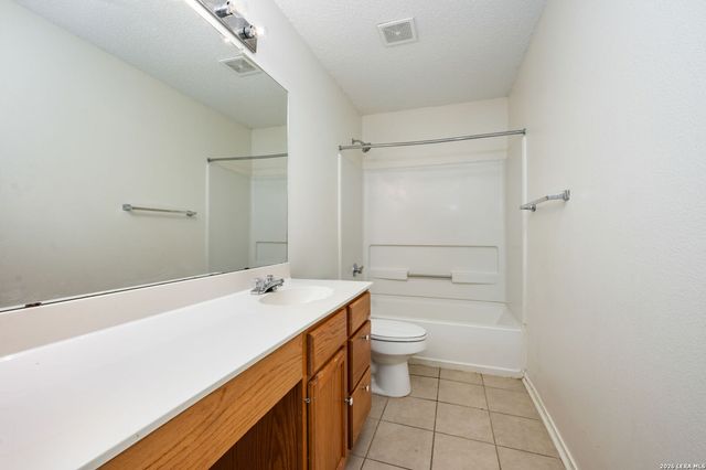 8507 Park Olympia, Universal City, TX 78148