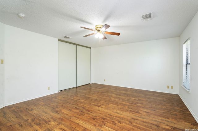 8507 Park Olympia, Universal City, TX 78148