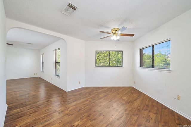 8507 Park Olympia, Universal City, TX 78148