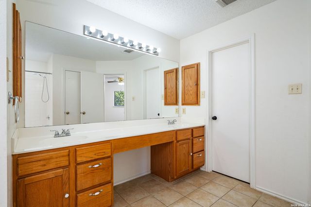 8507 Park Olympia, Universal City, TX 78148