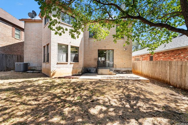 8507 Park Olympia, Universal City, TX 78148