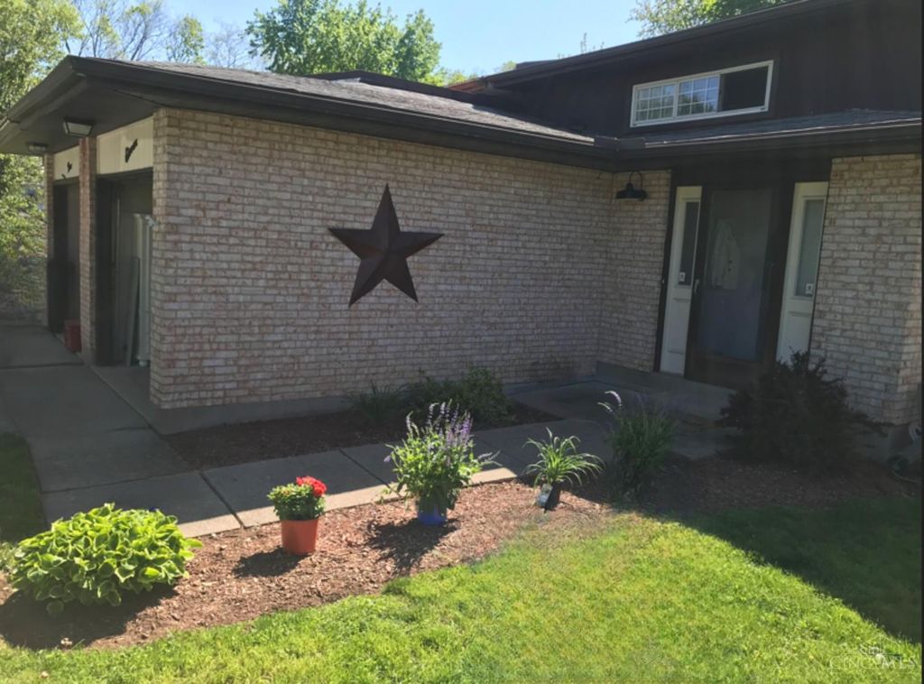 11 High Ridge Court, Franklin, OH 45005