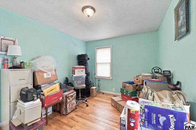 411 Kenwood Dr, Pueblo, CO 81004
