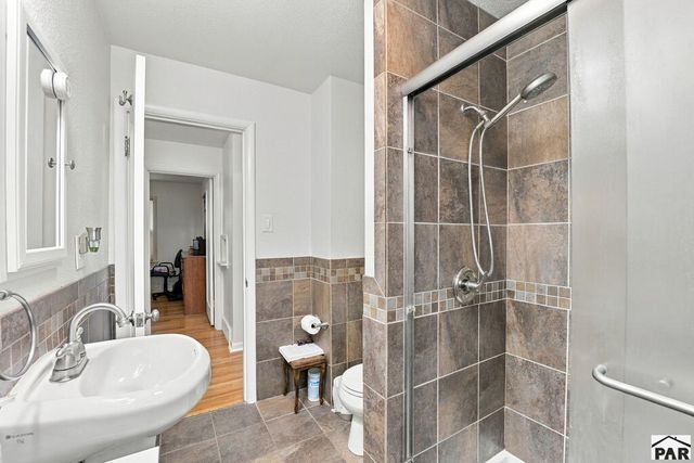 411 Kenwood Dr, Pueblo, CO 81004