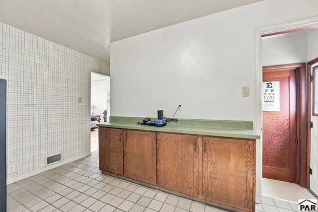 411 Kenwood Dr, Pueblo, CO 81004