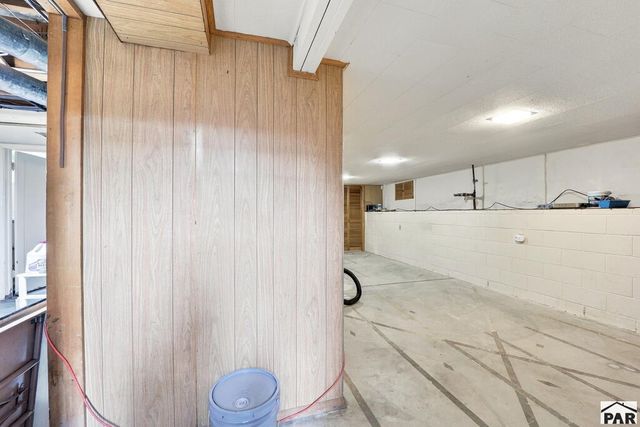 411 Kenwood Dr, Pueblo, CO 81004