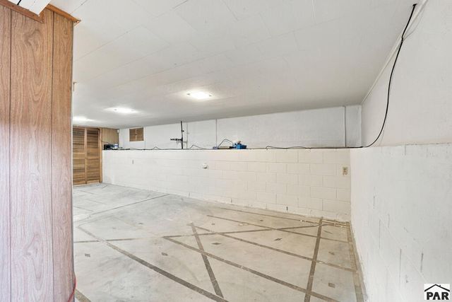 411 Kenwood Dr, Pueblo, CO 81004