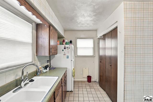 411 Kenwood Dr, Pueblo, CO 81004