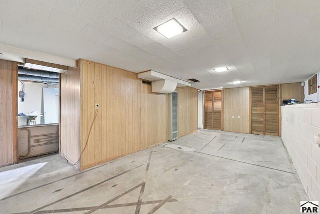 411 Kenwood Dr, Pueblo, CO 81004