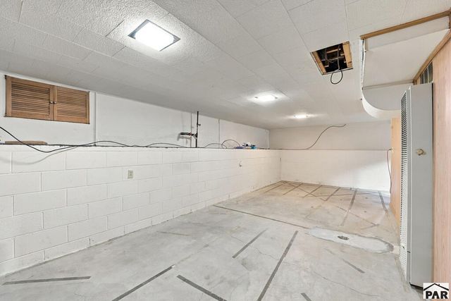 411 Kenwood Dr, Pueblo, CO 81004