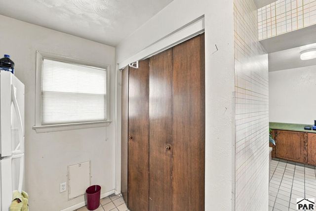 411 Kenwood Dr, Pueblo, CO 81004