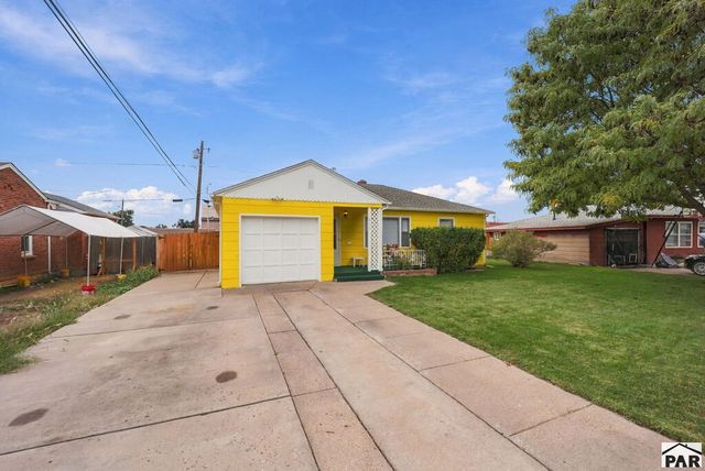 411 Kenwood Dr, Pueblo, CO 81004