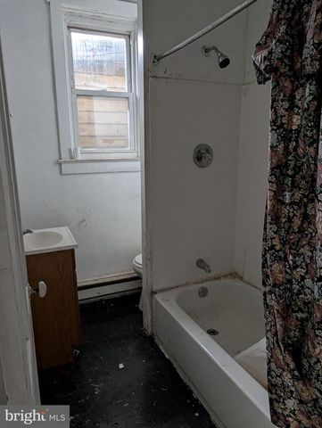 438 W 6TH ST, Mount Carmel, PA 17851