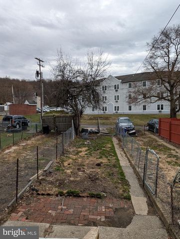 438 W 6TH ST, Mount Carmel, PA 17851