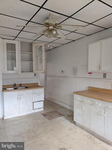 438 W 6TH ST, Mount Carmel, PA 17851