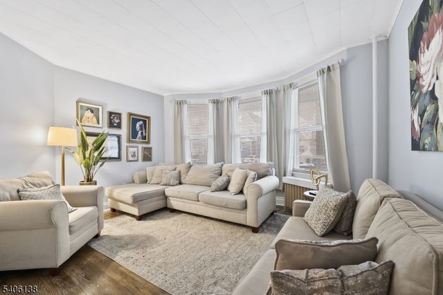 54 Riggs Pl, West Orange Twp., NJ 07052