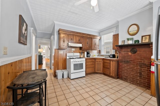 54 Riggs Pl, West Orange Twp., NJ 07052