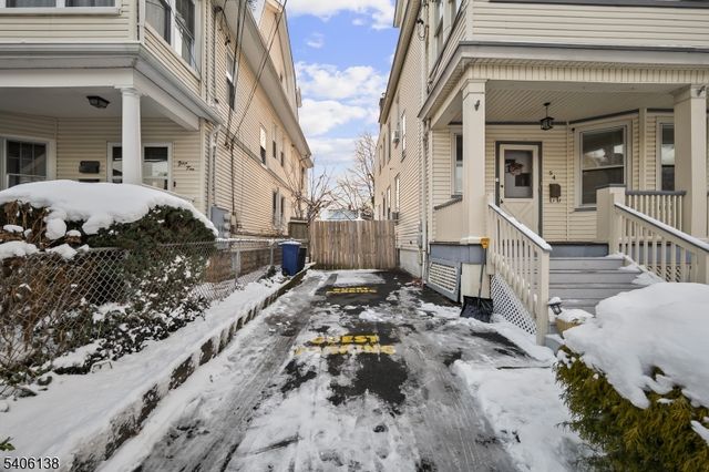 54 Riggs Pl, West Orange Twp., NJ 07052