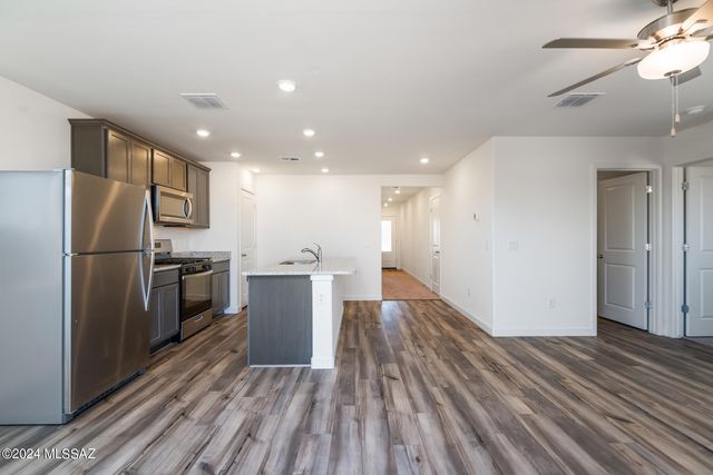 21999 E Wayward Lane, Red Rock, AZ 85145