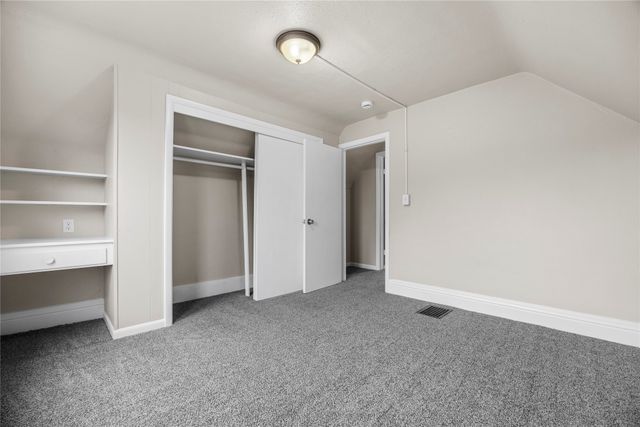 2905 E Walnut Street, Des Moines, IA 50317