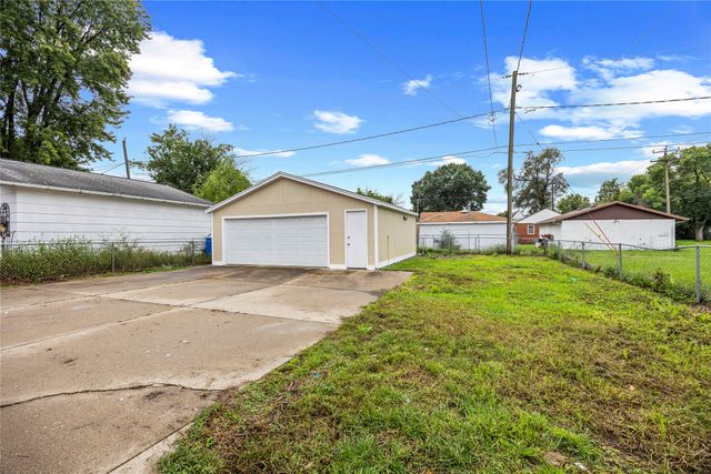 2905 E Walnut Street, Des Moines, IA 50317