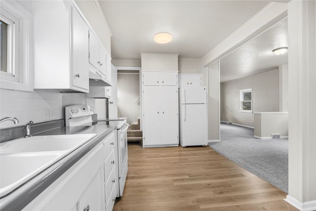 2905 E Walnut Street, Des Moines, IA 50317