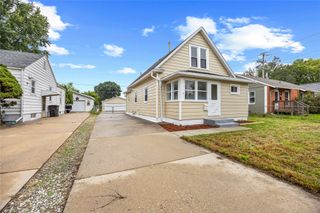 2905 E Walnut Street, Des Moines, IA 50317