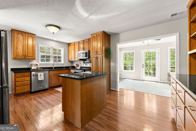 128 Logans Trail, Cleveland, GA 30528