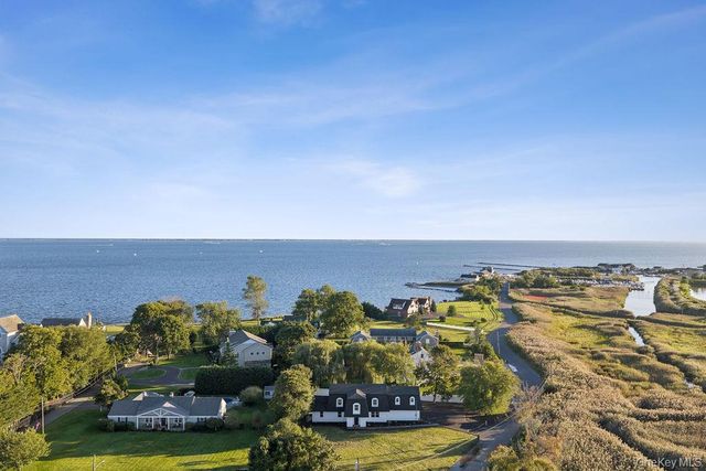 80 Oak Road, Bayport, NY 11705