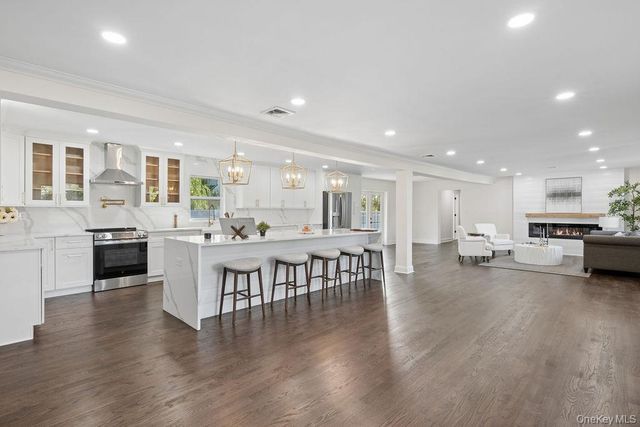 80 Oak Road, Bayport, NY 11705
