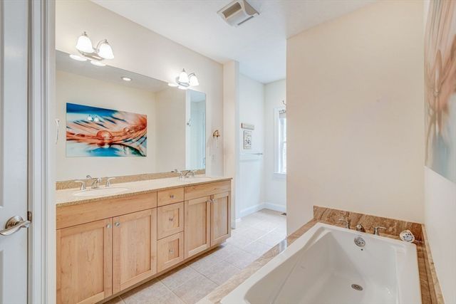 17 Aberdeen 17, Plymouth, MA 02360