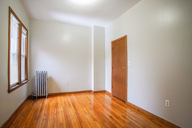 193 Beech Street 193, Holyoke, MA 01040