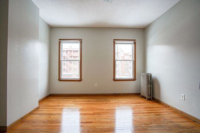 193 Beech Street 193, Holyoke, MA 01040