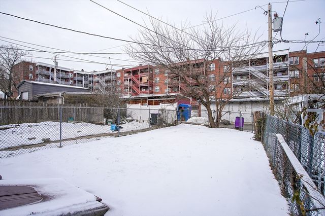 193 Beech Street 193, Holyoke, MA 01040