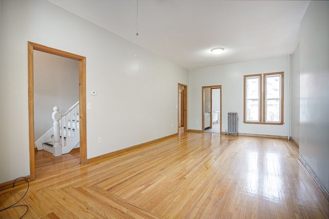 193 Beech Street 193, Holyoke, MA 01040