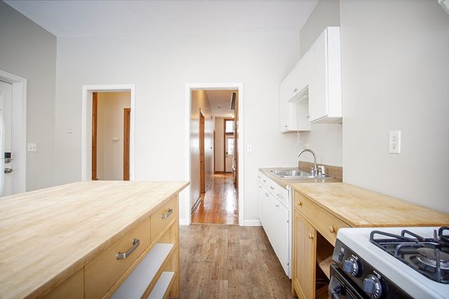 193 Beech Street 193, Holyoke, MA 01040