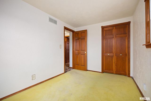 112 SUMMER Circle, East Peoria, IL 61611