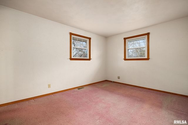 112 SUMMER Circle, East Peoria, IL 61611