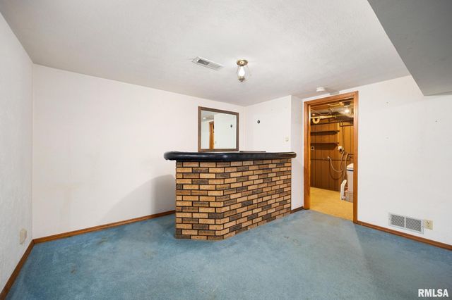 112 SUMMER Circle, East Peoria, IL 61611