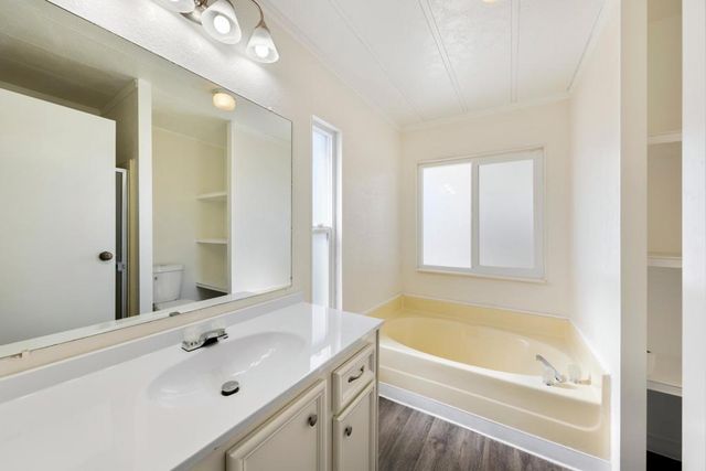 73450 Country Club Drive 125, Palm Desert, CA 92260