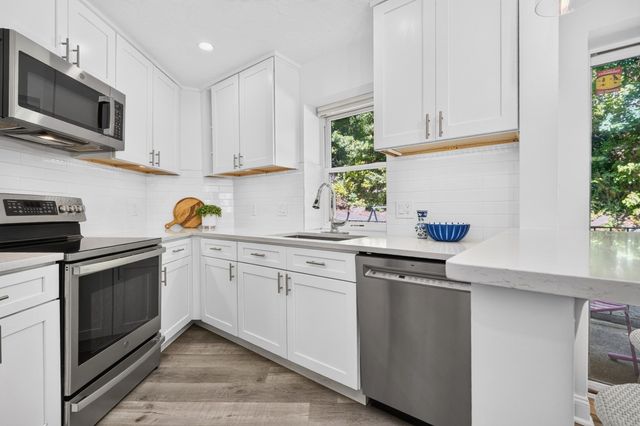 46 Tinson Rd 9, Quincy, MA 02169