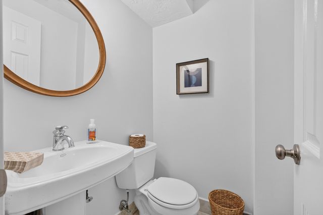 46 Tinson Rd 9, Quincy, MA 02169