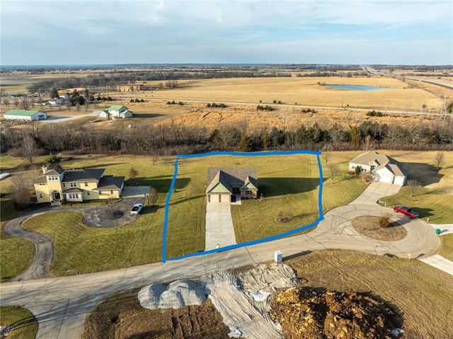 21648 W Limestone Ridge W, Paola, KS 66071