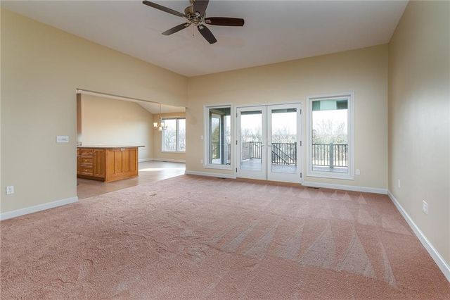 21648 W Limestone Ridge W, Paola, KS 66071