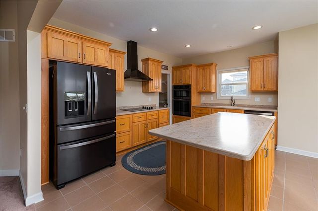 21648 W Limestone Ridge W, Paola, KS 66071