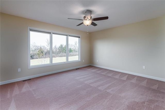 21648 W Limestone Ridge W, Paola, KS 66071