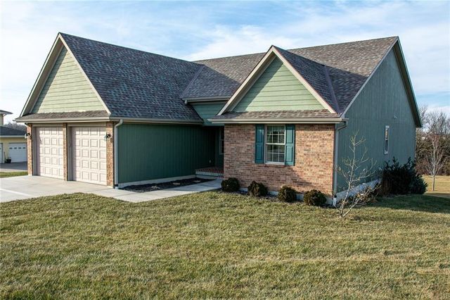 21648 W Limestone Ridge W, Paola, KS 66071