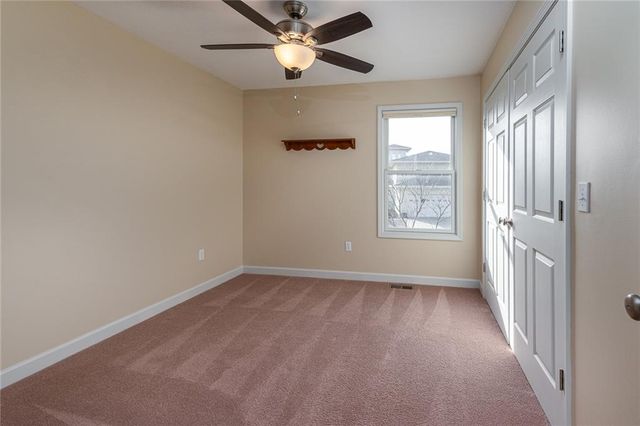 21648 W Limestone Ridge W, Paola, KS 66071