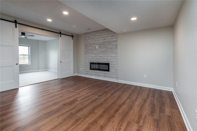 21648 W Limestone Ridge W, Paola, KS 66071