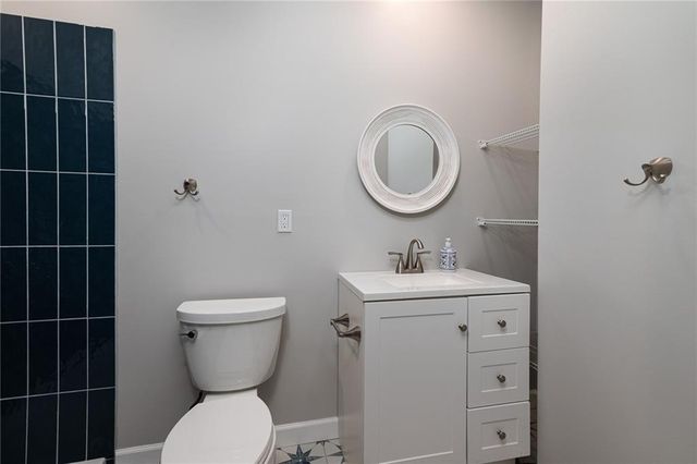 21648 W Limestone Ridge W, Paola, KS 66071